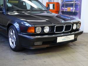 Imagen 4/47 de BMW 730i (1992)