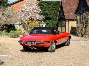 Immagine 42/42 di Jaguar E-Type (1968)