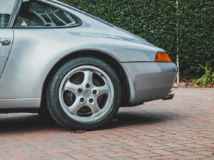 Image 18/50 of Porsche 911 Carrera (1994)