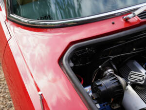 Image 16/50 of Jensen Interceptor MK III (1976)