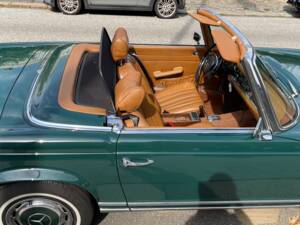 Image 4/69 de Mercedes-Benz 280 SL (1971)