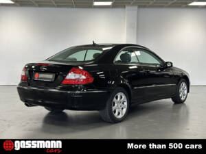 Image 8/15 of Mercedes-Benz CLK 280 (2006)