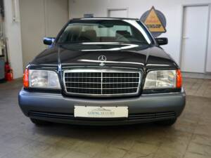 Image 4/36 of Mercedes-Benz 300 SE (1992)