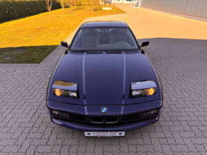 Image 28/69 of BMW 850i (1993)