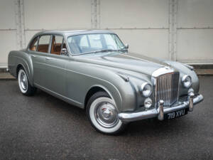 Image 2/57 de Bentley S 2 Continental (1961)