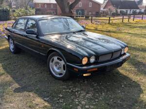 Image 6/64 of Jaguar XJR 4.0 Supercharged (1995)