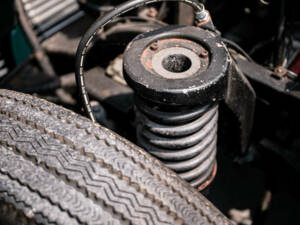 Image 19/50 of Aston Martin DB 2&#x2F;4 Mk I DHC (1954)