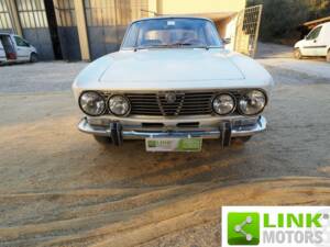 Image 2/10 of Alfa Romeo 2000 GTV (1972)