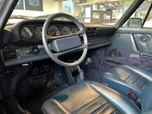 Image 20/22 of Porsche 911 Carrera 3.2 (1987)