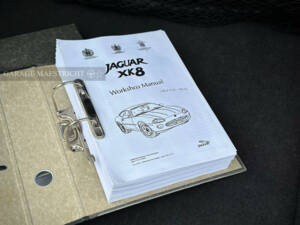 Image 99/100 de Jaguar XK8 4.0 (2000)