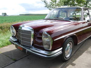 Image 11/58 of Mercedes-Benz 280 SE (1968)