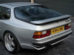 Immagine 13/50 di Porsche 944 Turbo (1990)