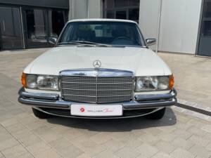 Immagine 4/30 di Mercedes-Benz 450 SE (1979)