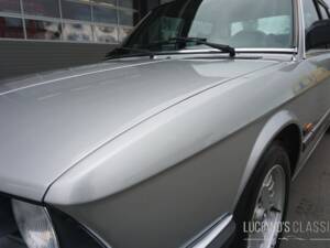 Image 16/59 of BMW 528i (1982)