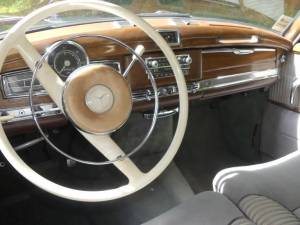 Dashboard with radion Becker Le Mans