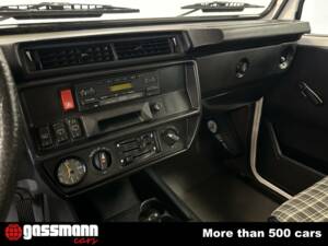 Imagen 13/15 de Mercedes-Benz 230 GE (LWB) (1985)