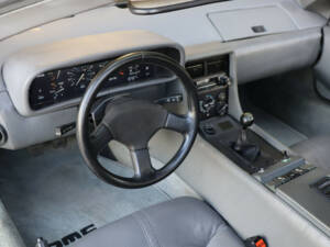 Image 25/32 of DeLorean DMC-12 (1981)