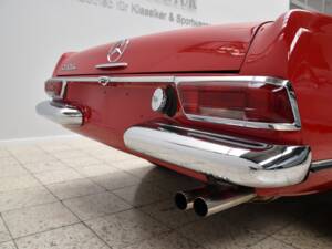 Image 14/34 de Mercedes-Benz 230 SL (1966)