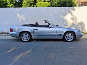 Image 21/25 of Mercedes-Benz SL 320 (1997)
