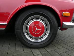 Image 24/25 of Mercedes-Benz 280 SL (1969)