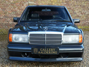 Image 18/50 de Mercedes-Benz 190 E 2.5-16 (1991)