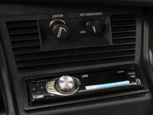 Image 14/30 of BMW 320i (1982)