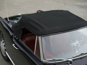 Image 15/20 of Alfa Romeo Giulia 1600 Spider (1964)