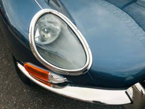 Image 3/55 of Jaguar E-Type 3.8 Flat Floor (1961)