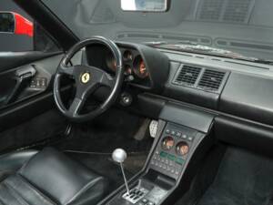 Afbeelding 19/30 van Ferrari 348 GTB (1993)