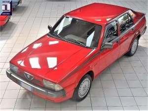 Bild 2/40 von Alfa Romeo 75 3.0 V6 (1991)