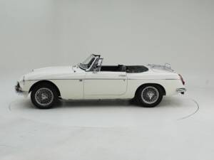 Image 8/15 of MG MGB (1964)