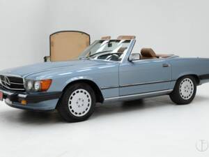 Bild 1/15 von Mercedes-Benz 560 SL (1986)