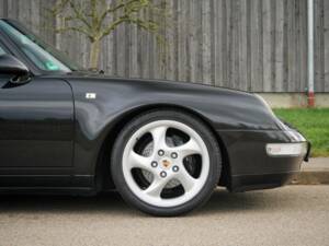 Image 28/34 of Porsche 911 Carrera (1997)