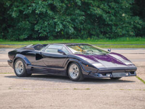 Immagine 7/39 di Lamborghini Countach 25th Anniversary (1990)