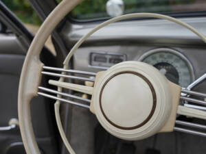 Image 37/50 of BMW 501 V8 (1965)