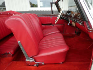 Immagine 13/29 di Mercedes-Benz 220 SE Cabriolet (1960)