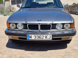 Bild 33/40 von BMW 750iL (1989)