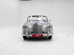 Image 5/15 of Mercedes-Benz 220 S Cabriolet (1959)