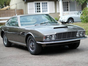 Image 3/16 de Aston Martin DBS Vantage (1968)