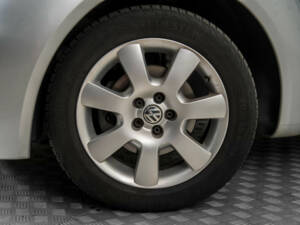 Bild 4/50 von Volkswagen New Beetle 2.0 (2003)