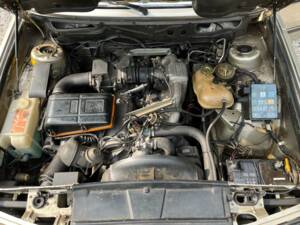 Image 34/41 of BMW 528i (1986)