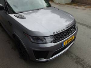 Immagine 10/93 di Land Rover Range Rover Sport SVR (2021)