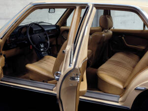 Image 9/24 of Mercedes-Benz 280 S (1975)