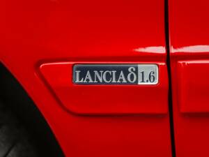 Imagen 15/38 de Lancia Delta HPE 1.6 16v (1998)