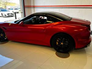 Bild 33/39 von Ferrari California T (2015)