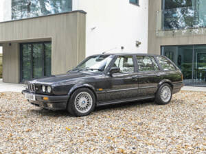 Bild 19/50 von BMW 325i Touring (1990)