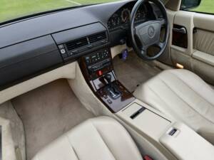Image 48/50 of Mercedes-Benz SL 500 (1995)