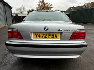 Image 7/10 of BMW 740i (2001)