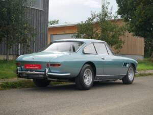 Image 2/45 of Ferrari 330 GT (1967)