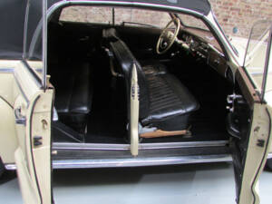 Imagen 15/19 de BMW 502 Baur (1954)